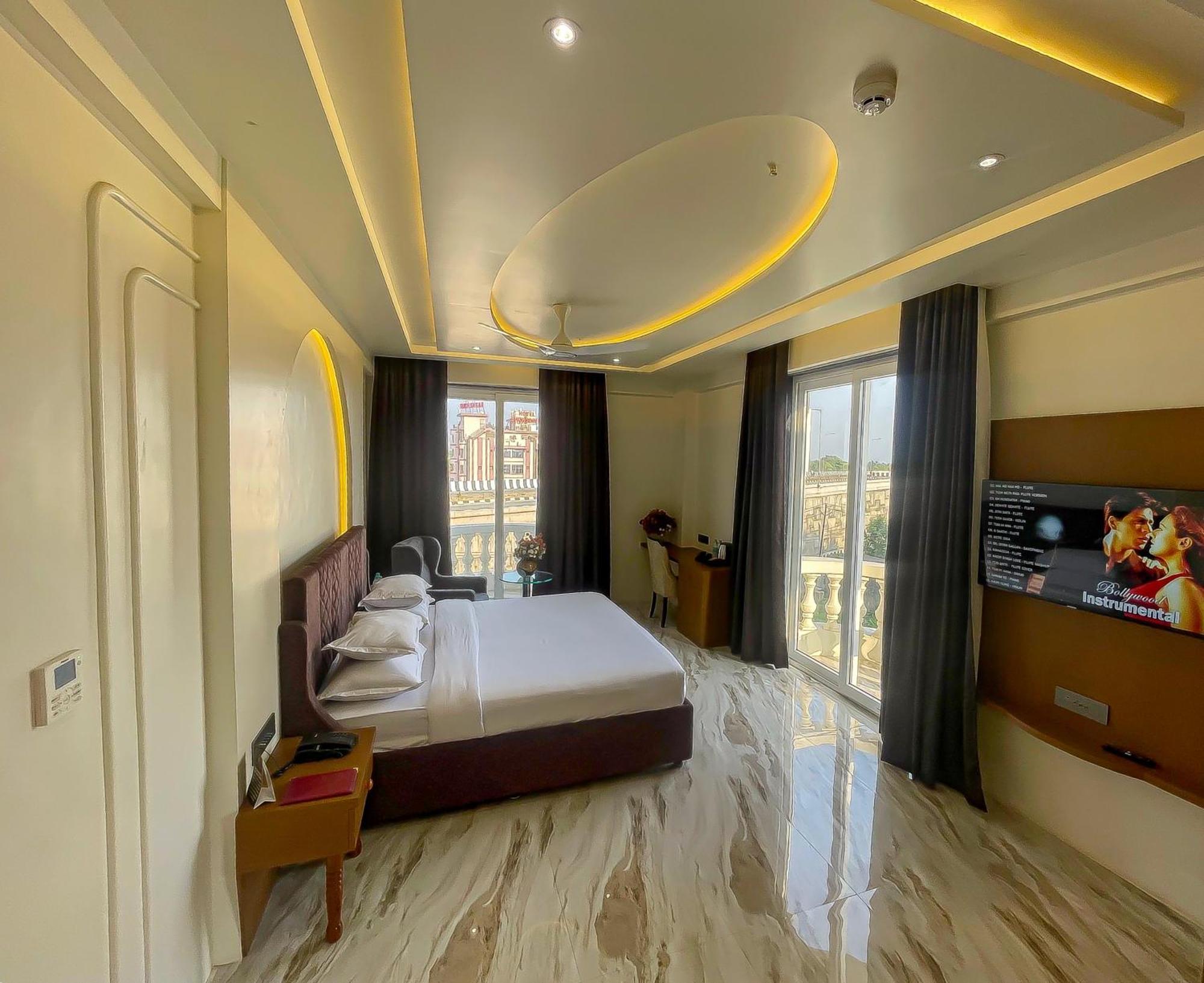 The S Crown Somnath Hotel Exterior foto